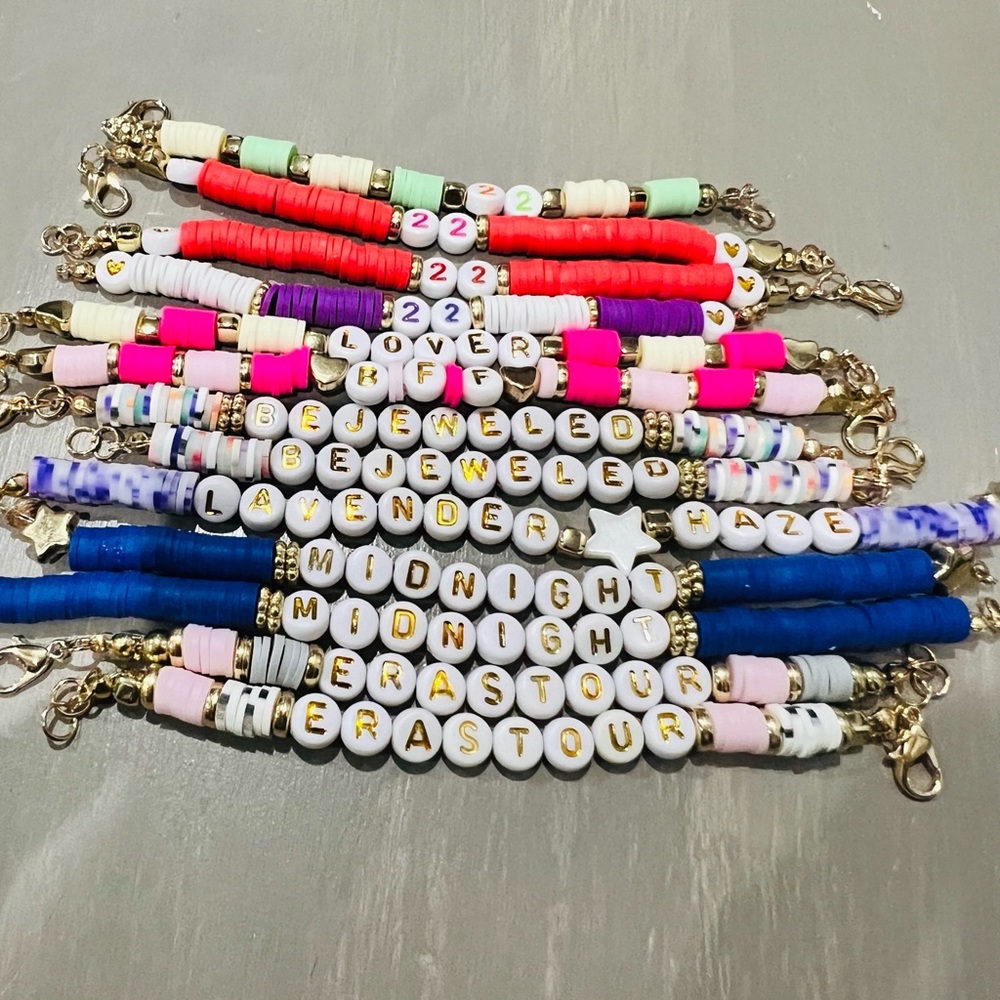 TAYLOR SWIFT FRIENDSHIP BRACELETS